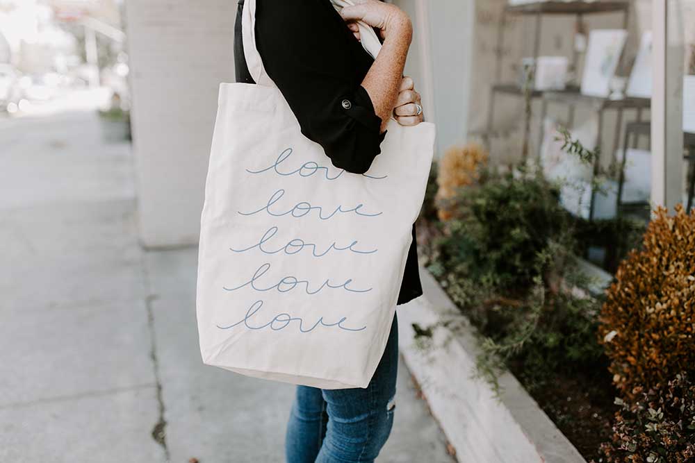 collide love tote bag